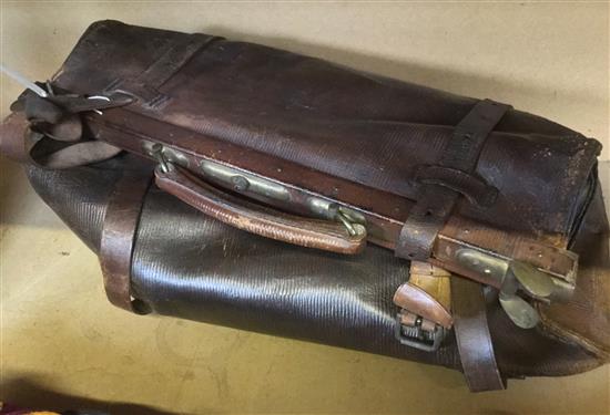 Leather gladstone bag